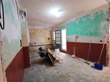 Bajo con ascensor en venta en Carrer de Navata 48