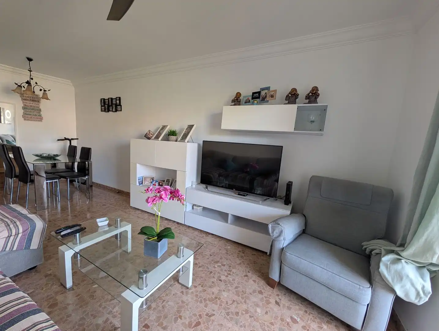 Sala de estar de Apartamento de alquiler en Estepona con Terraza y Trastero