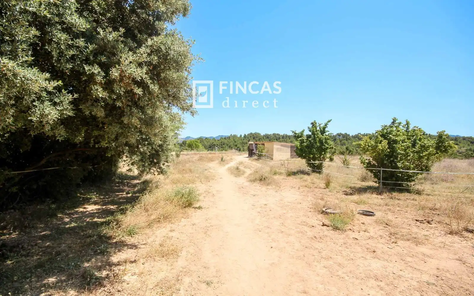 Country homes for sale in Cretas  with Air Conditioner