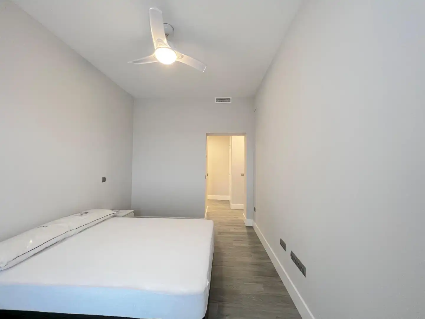 Bedroom of Flat for rent in Barrio de Salamanca