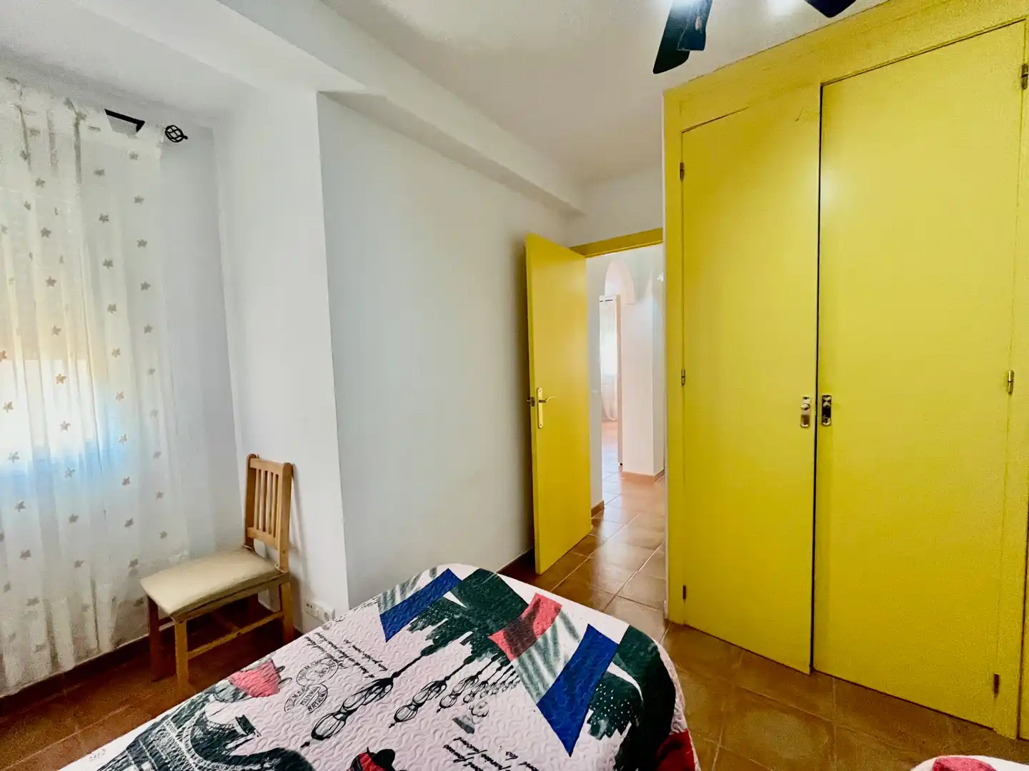 Dormitori de Apartament de lloguer en Garrucha amb Moblat i Piscina comunitària