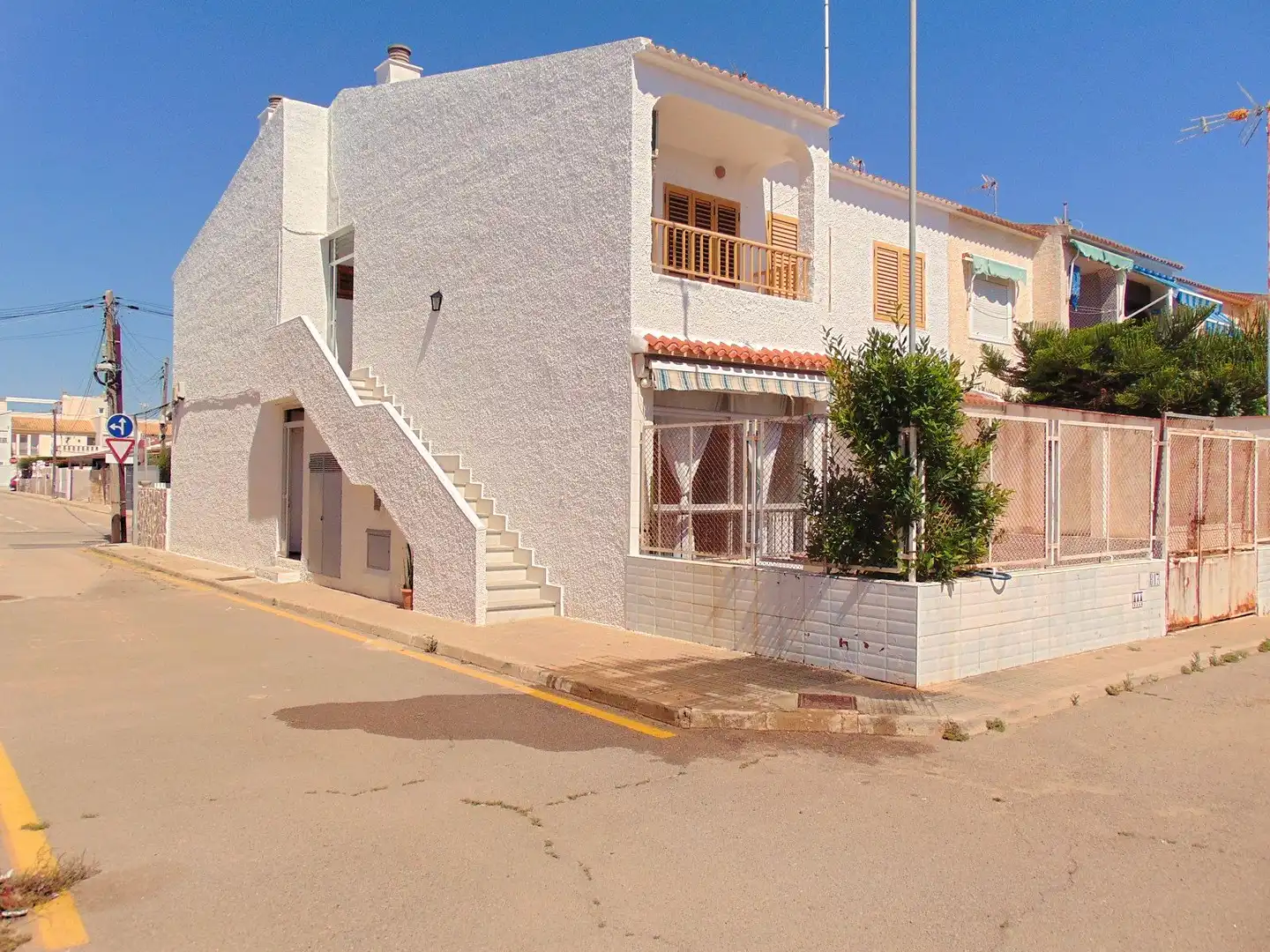 Vista exterior de Planta baixa en venda en San Pedro del Pinatar amb Jardí privat, Terrassa i Traster