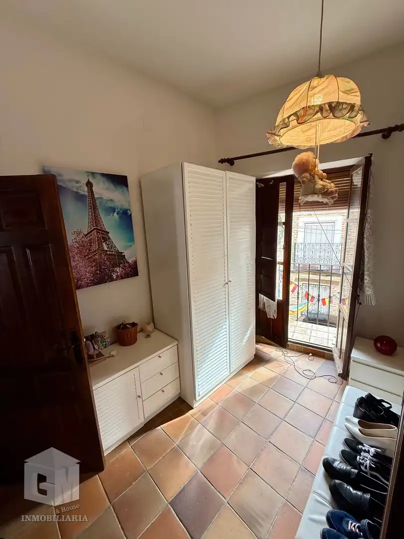 Dormitori de Finca rústica en venda en Villa del Prado amb Calefacció, Jardí privat i Traster