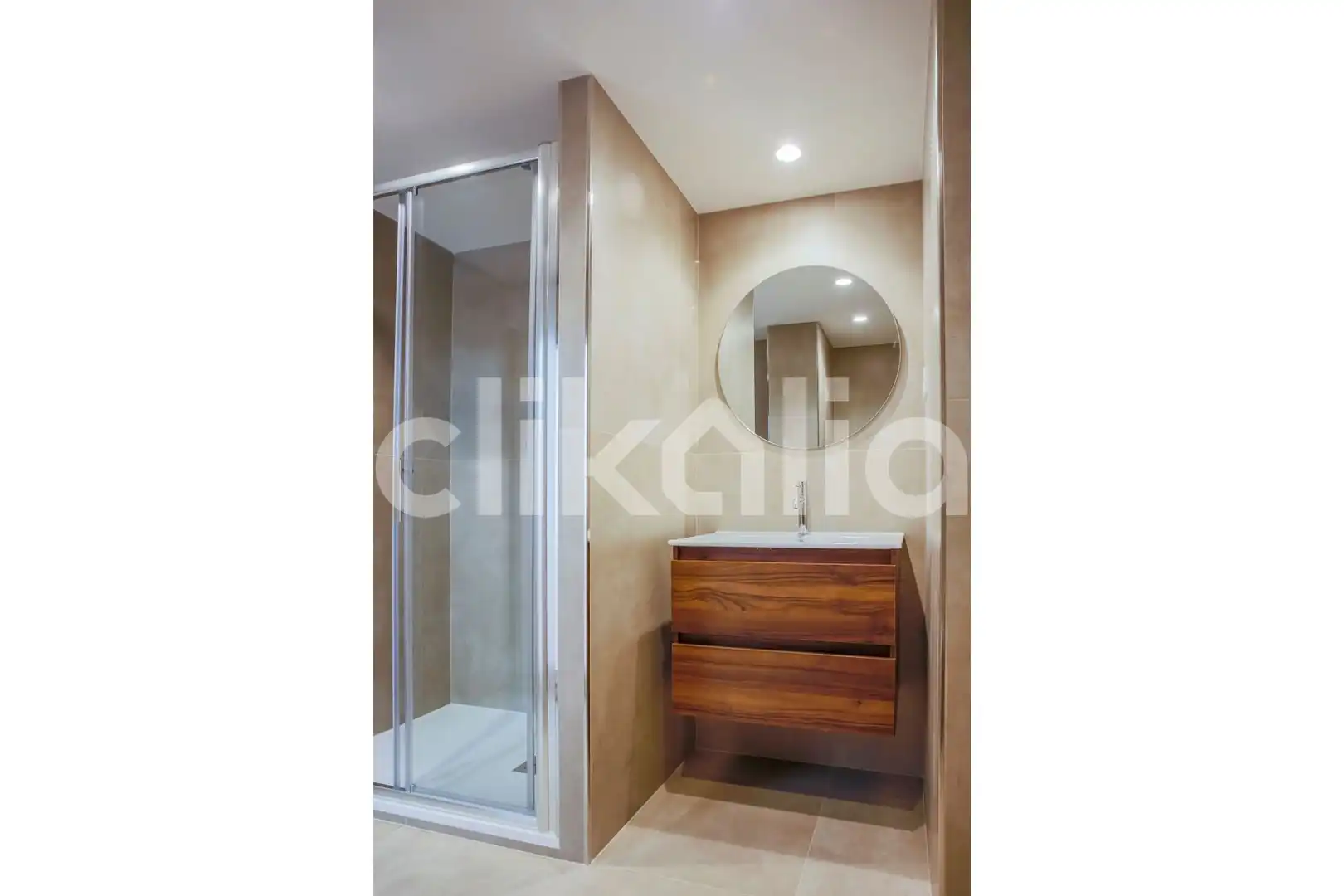 Baño de Piso en venta en Madrid con Aire acondicionado y Calefacción