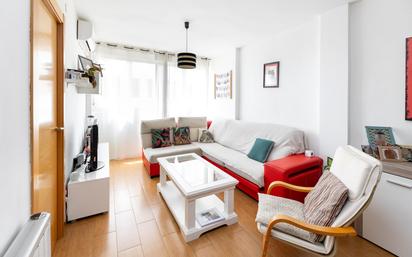 Living room of Flat for sale in  Granada Capital