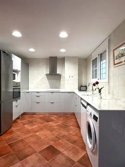 Cocina de Casa o chalet en venta en Sant Boi de Llobregat con Aire acondicionado, Calefacción y Jardín privado