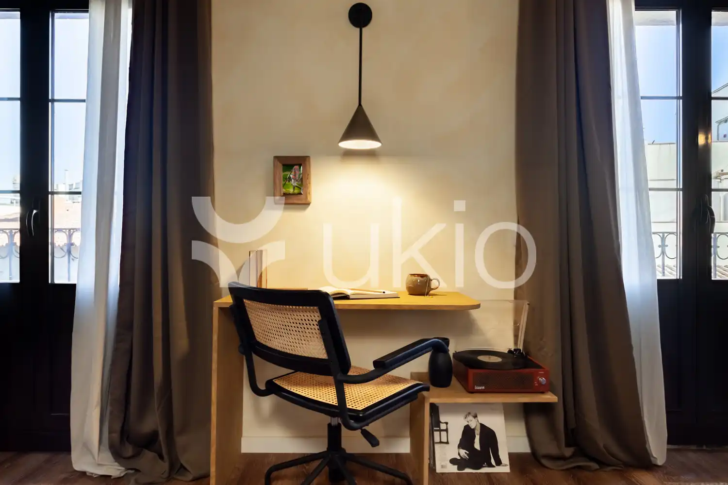 Study for rent in Barcelona  with Air Conditioner, Heating and Terrace