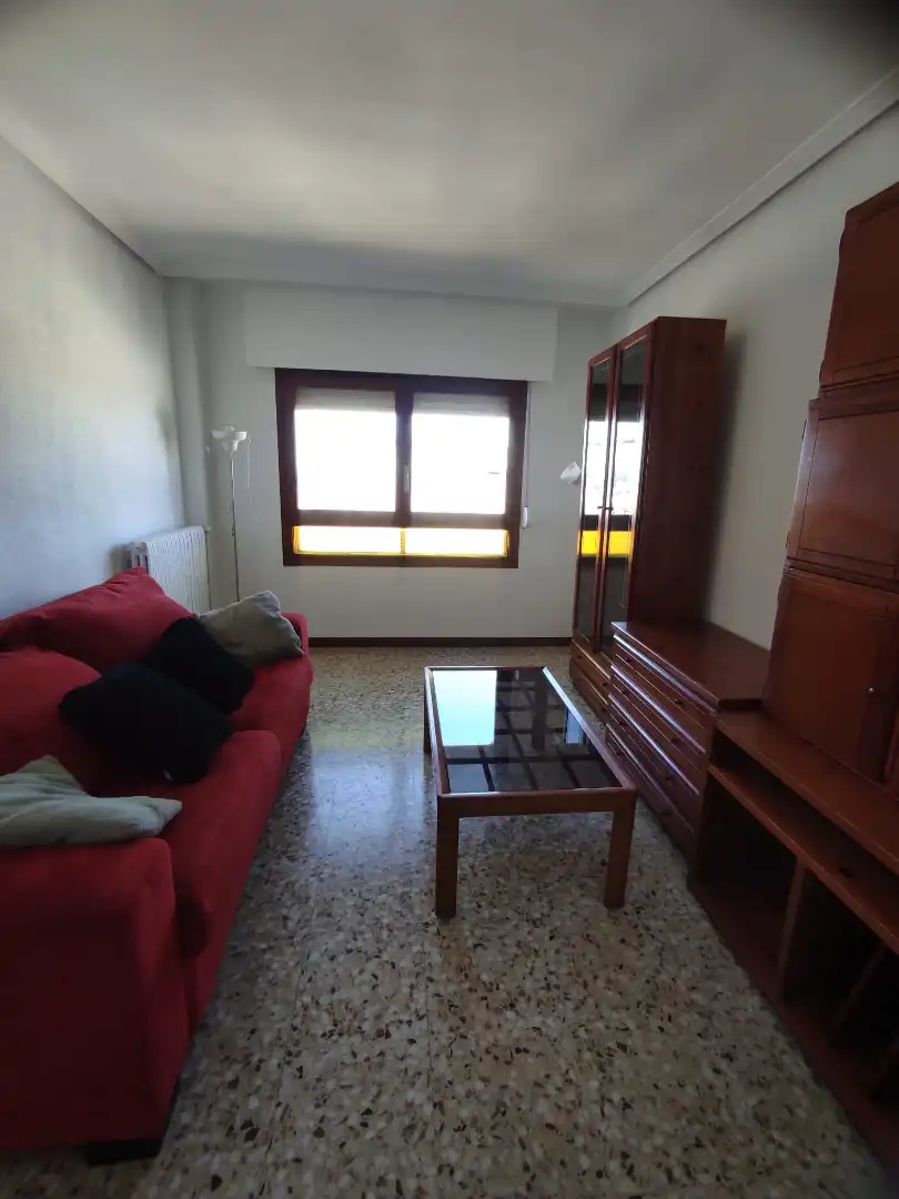 Living room of Flat for sale in Zaragoza  with Air Conditioner, Heating and Oven