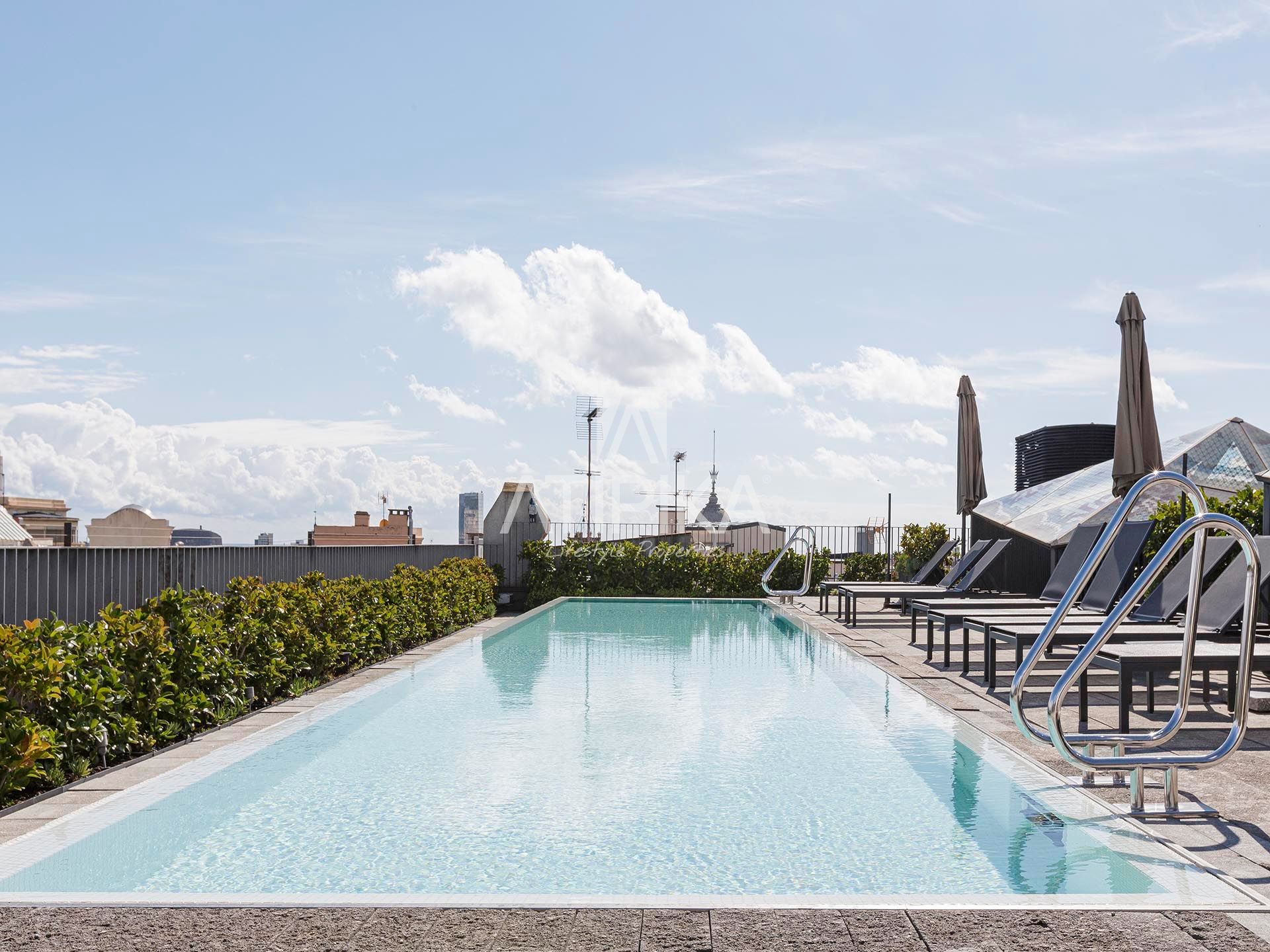 Piscina de Dúplex en venda en  Barcelona Capital amb Aire condicionat, Calefacció i Terrassa