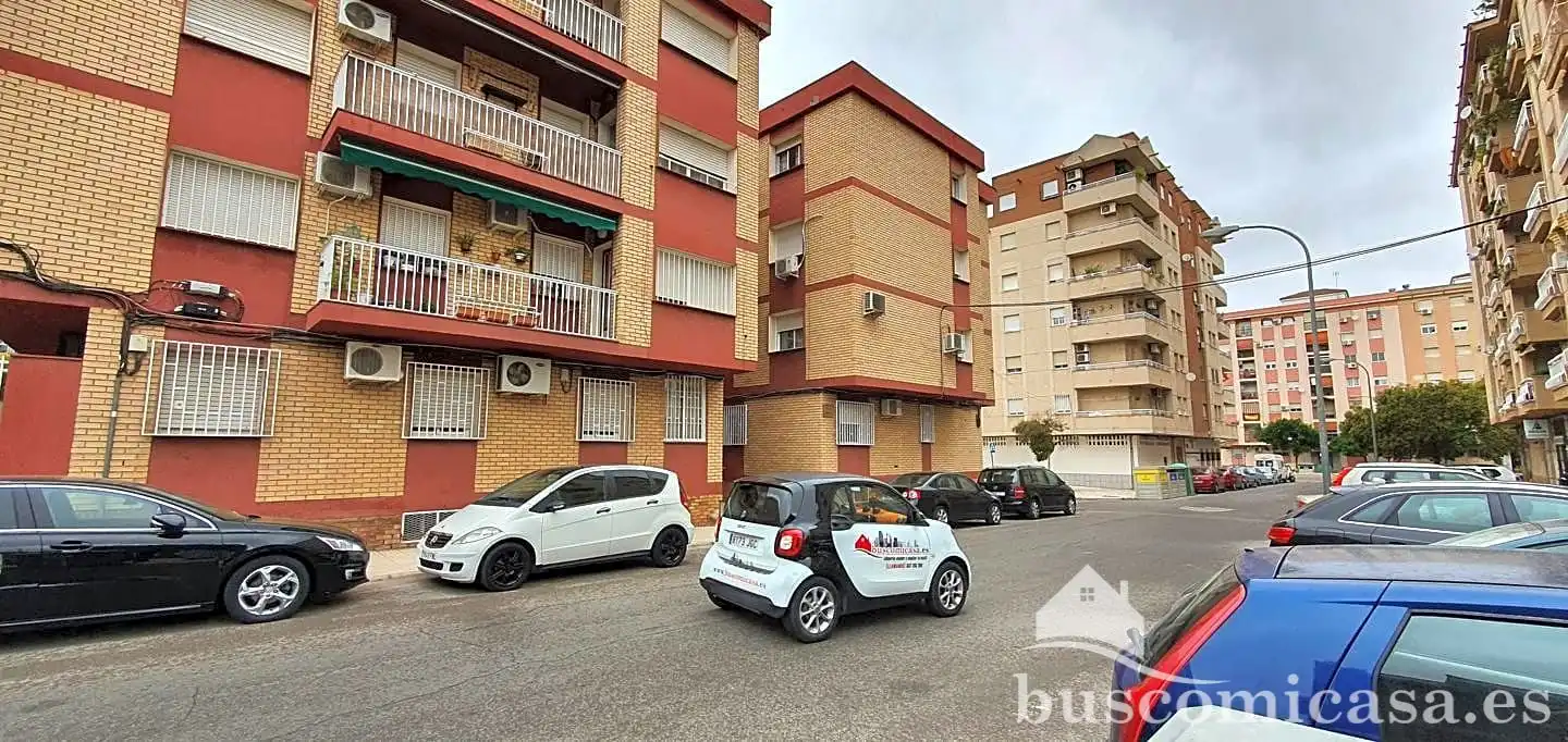Vista exterior de Planta baixa en venda en Linares amb Aire condicionat i Calefacció