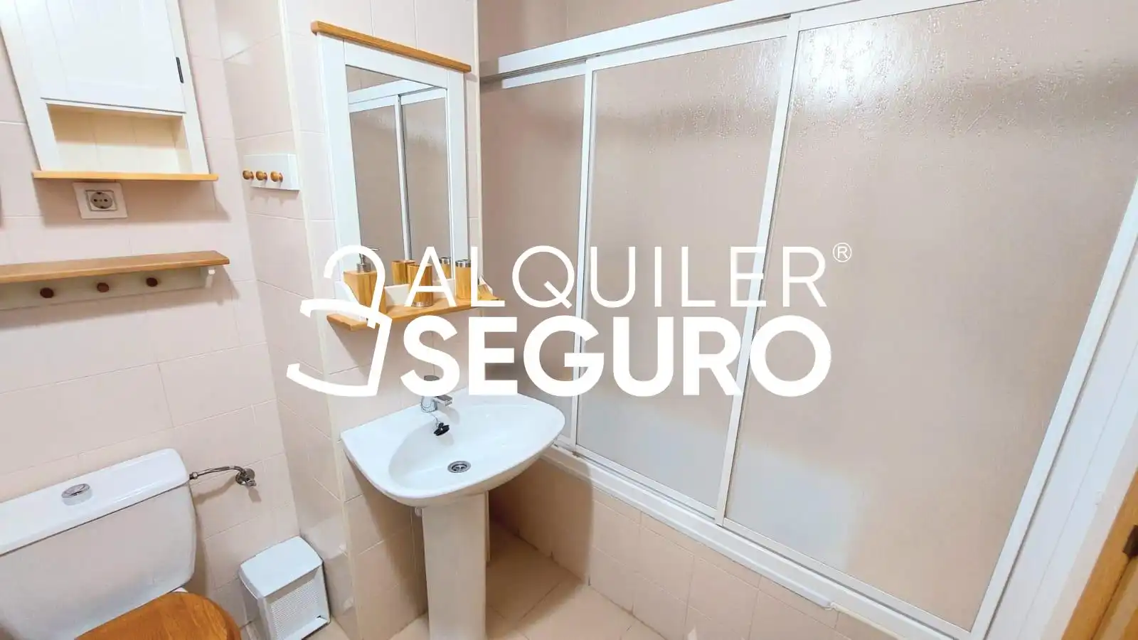 Bedroom of Flat for rent in Madrid  with Air Conditioner, Heating and Furnished