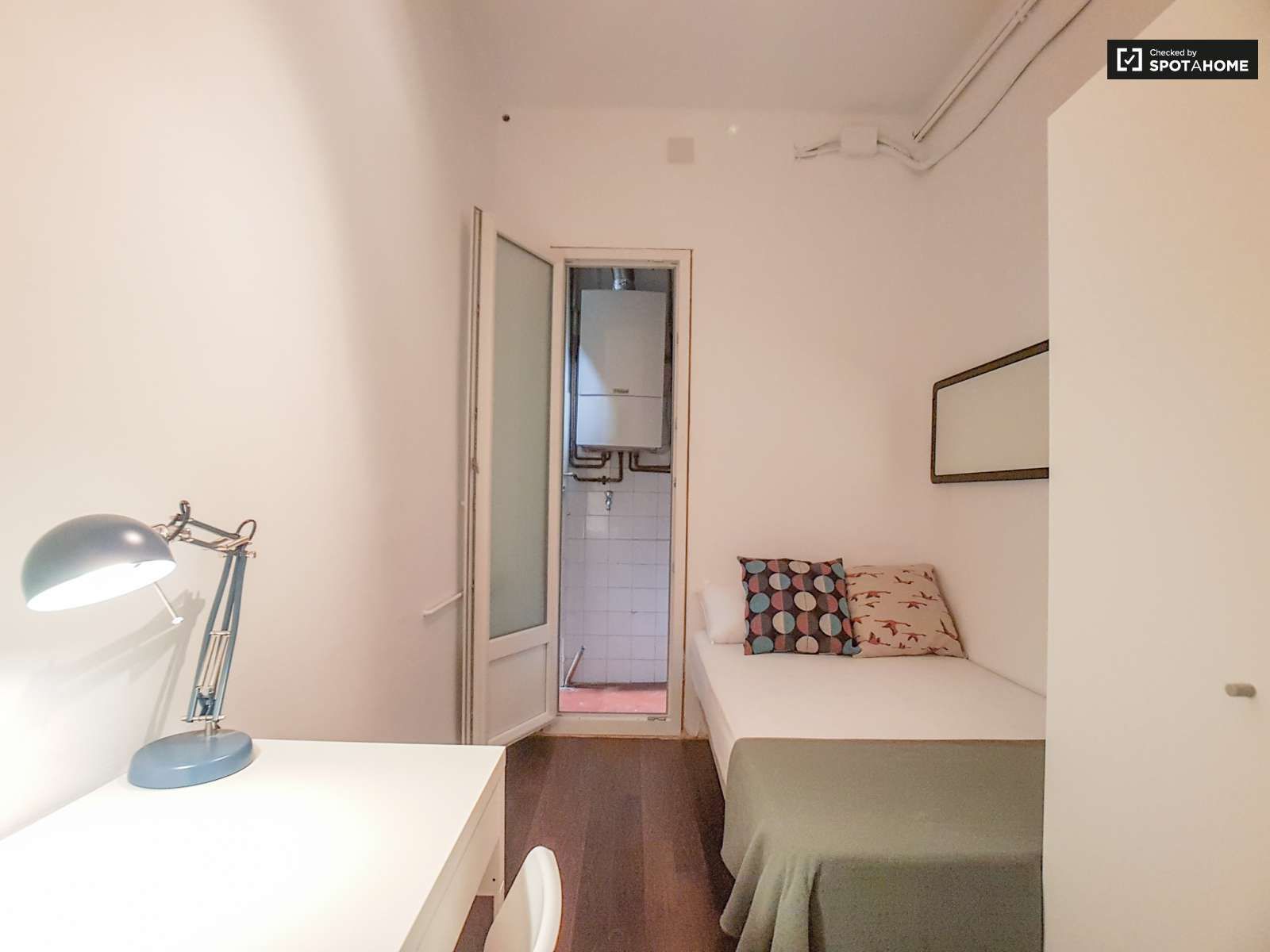 Dormitori de Pis per a compartir en  Barcelona Capital amb Aire condicionat, Calefacció i Terrassa