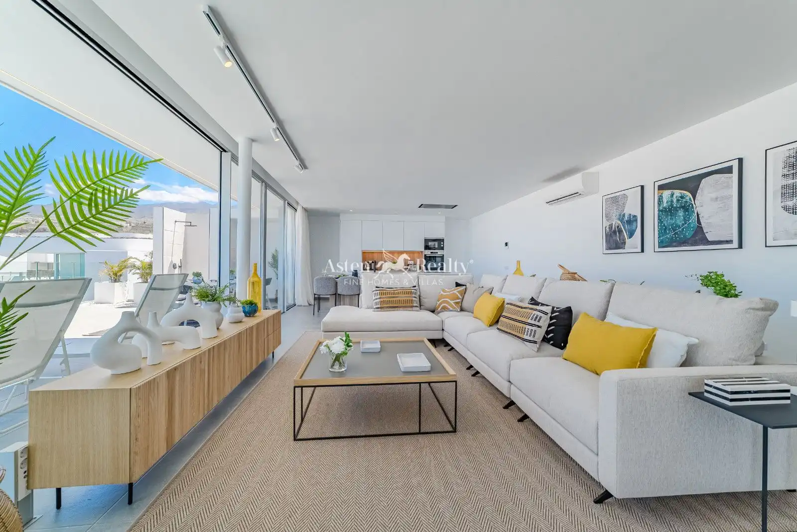 Sala de estar de Casa o chalet en venta en Adeje con Aire acondicionado, Calefacción y Jardín privado