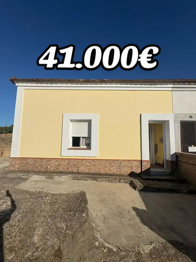 Vista exterior de Casa adosada en venda en La Zarza - Perrunal