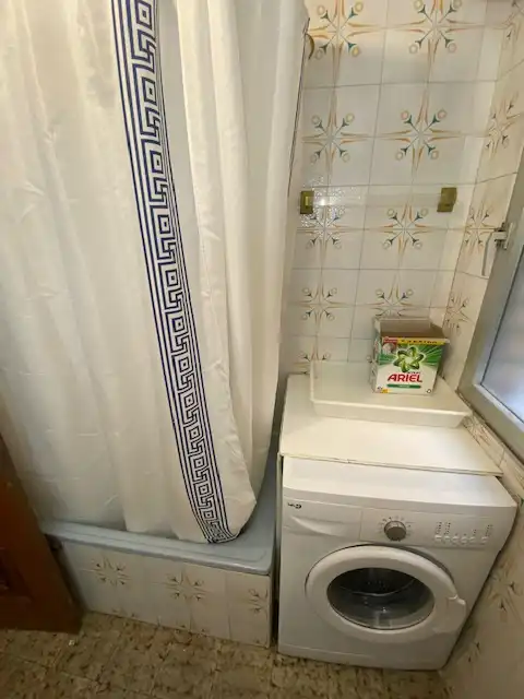 Baño de Piso de alquiler en Salamanca con Calefacción, Parquet y Amueblado