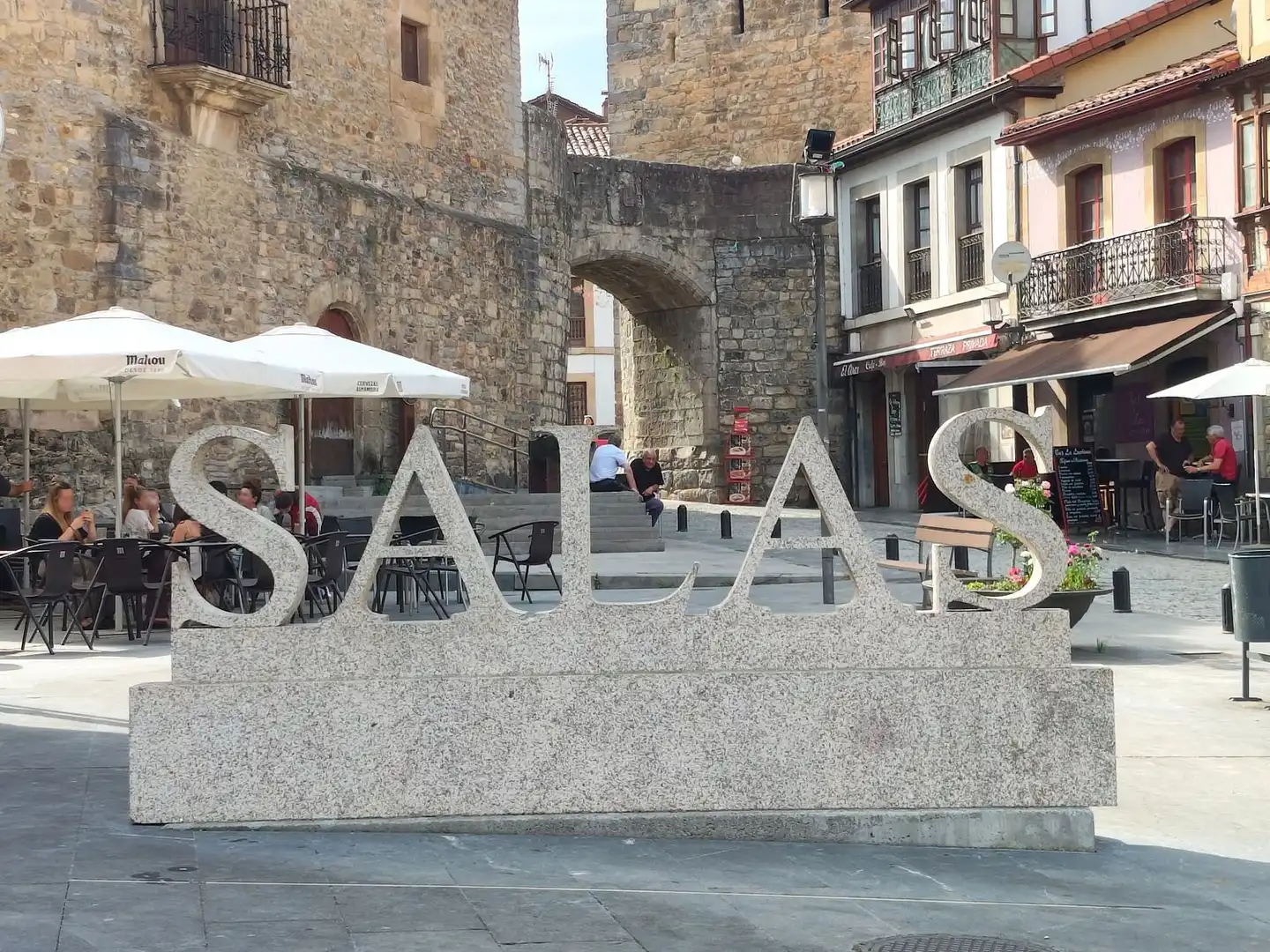 Casa o xalet en venda en Salas amb Terrassa i Piscina