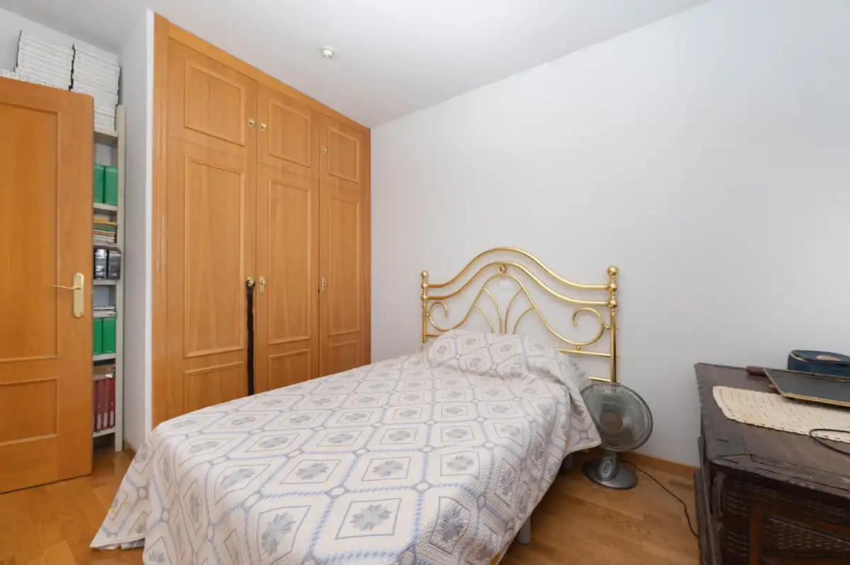 Habitación de Casa adosada en venta en Colmenar Viejo con Calefacción, Parquet y Terraza