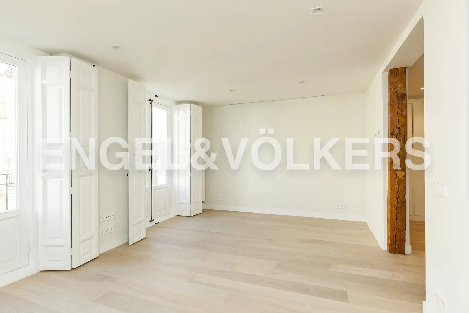 Schlafzimmer von Wohnung zur Miete in Madrid mit Klimaanlage, Heizung und Balkon