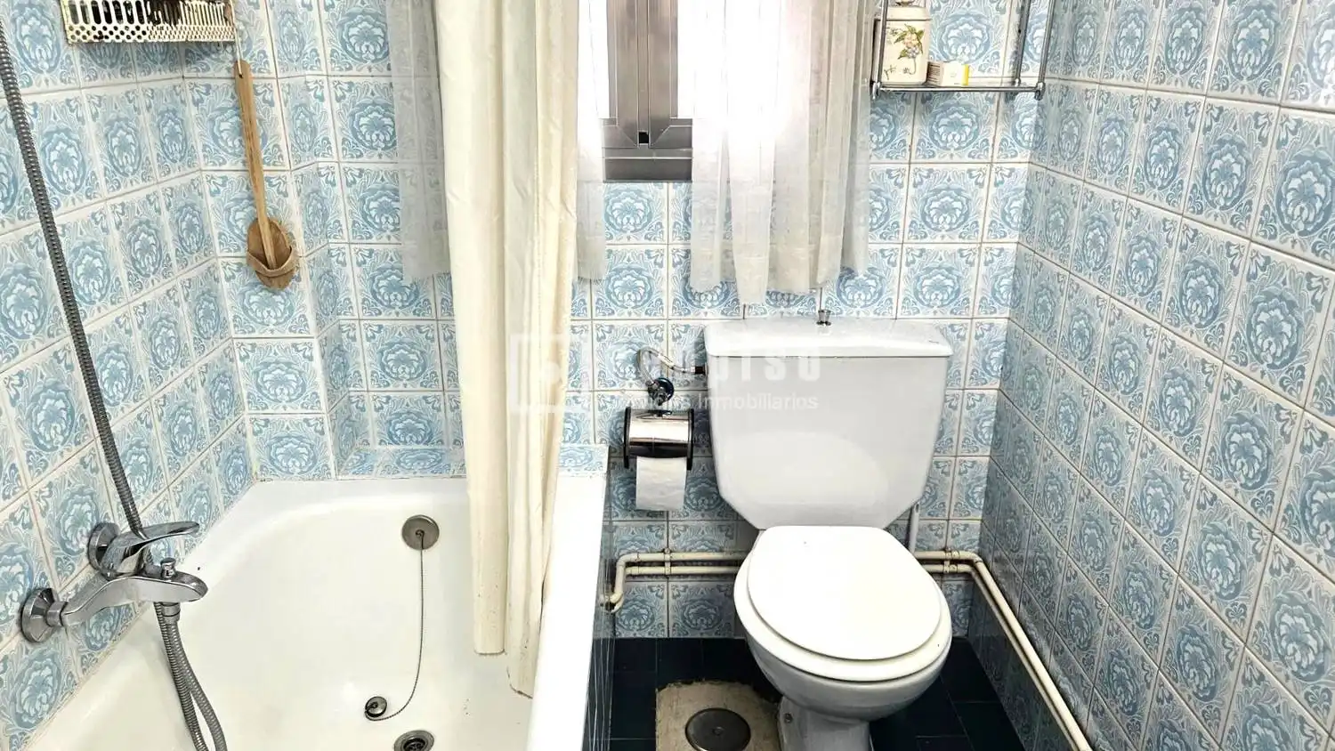 Bathroom of Flat for sale in Madrid  with Heating, Parquet flooring and Terrace
