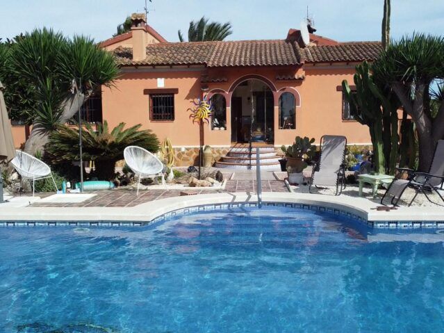 Piscina de Casa o chalet en venta en Alicante / Alacant con Aire acondicionado
