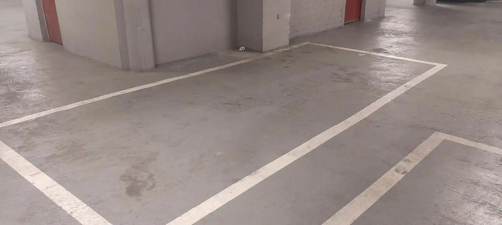 Parkplatz von Garage zur Miete in Barcelona mit Alarm