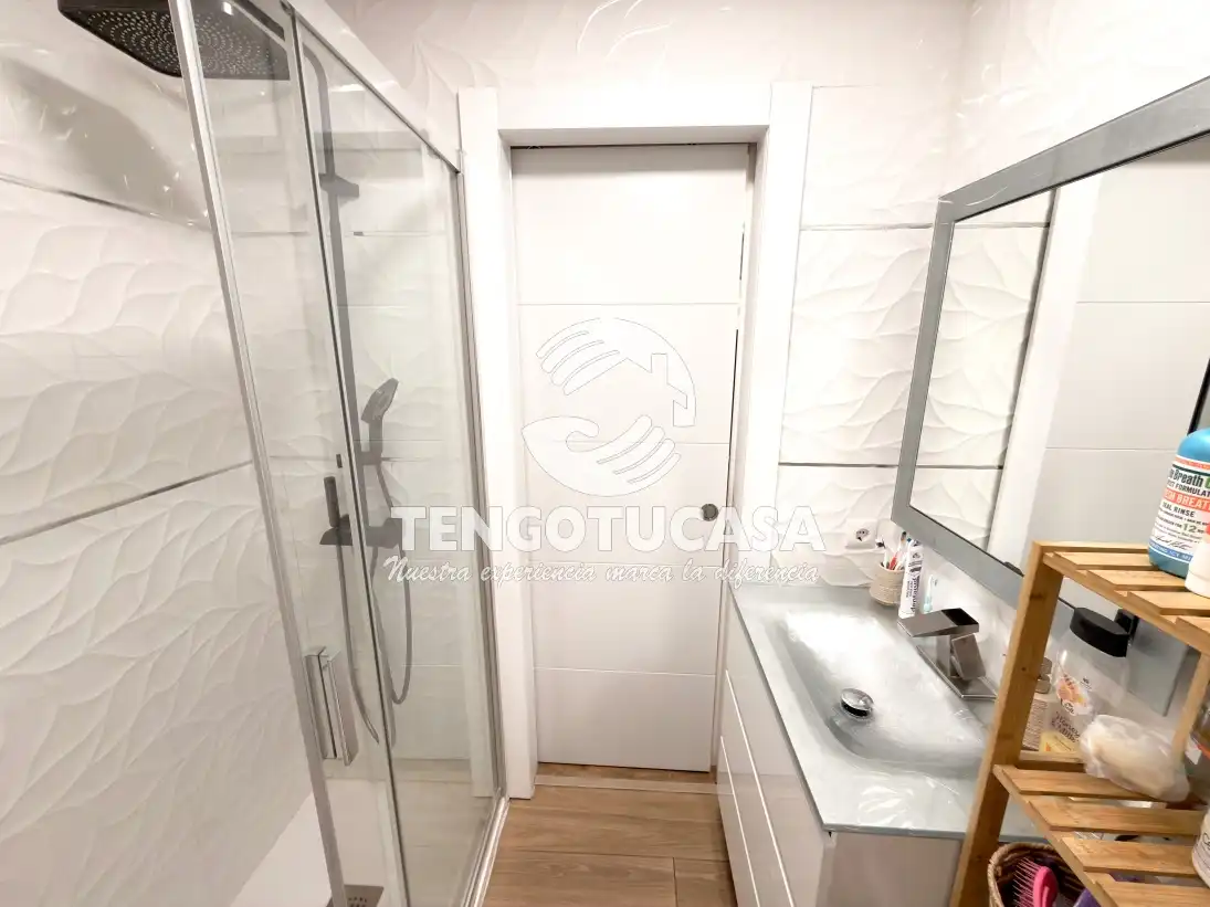Badezimmer von Wohnung zum Verkauf in Madrid mit Klimaanlage, Heizung und Möbliert