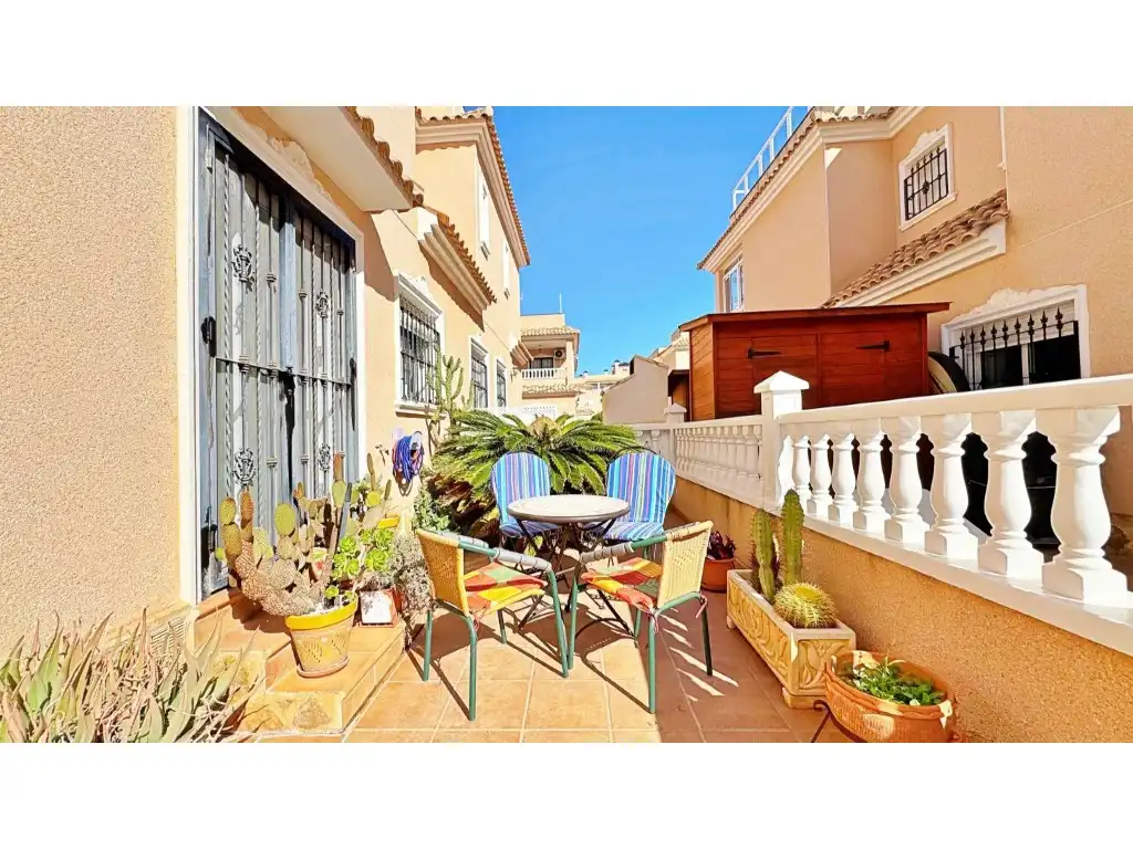 Casa adosada en venta en Calle Cuerda, Playa Flamenca