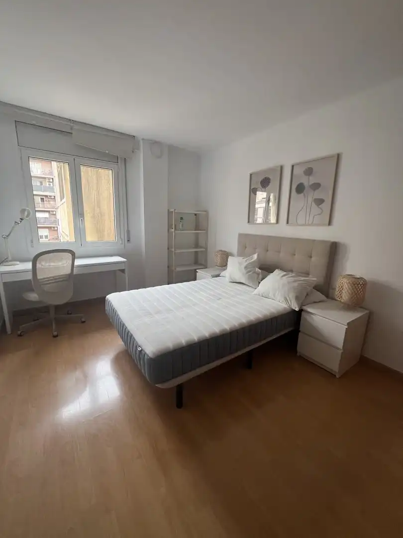 Habitación de Piso de alquiler en Girona con Calefacción, Terraza y Trastero