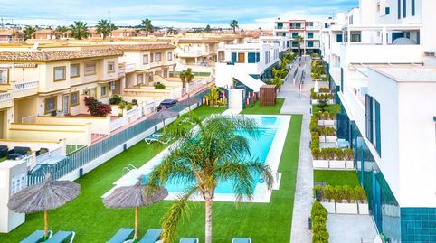 Foto 2 de Piso en venta en Playa Flamenca, Orihuela