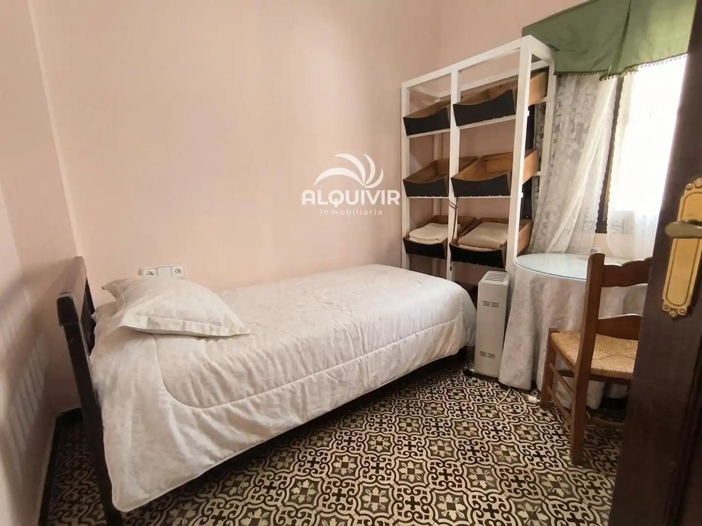Habitación de Edificio en venta en Sevilla