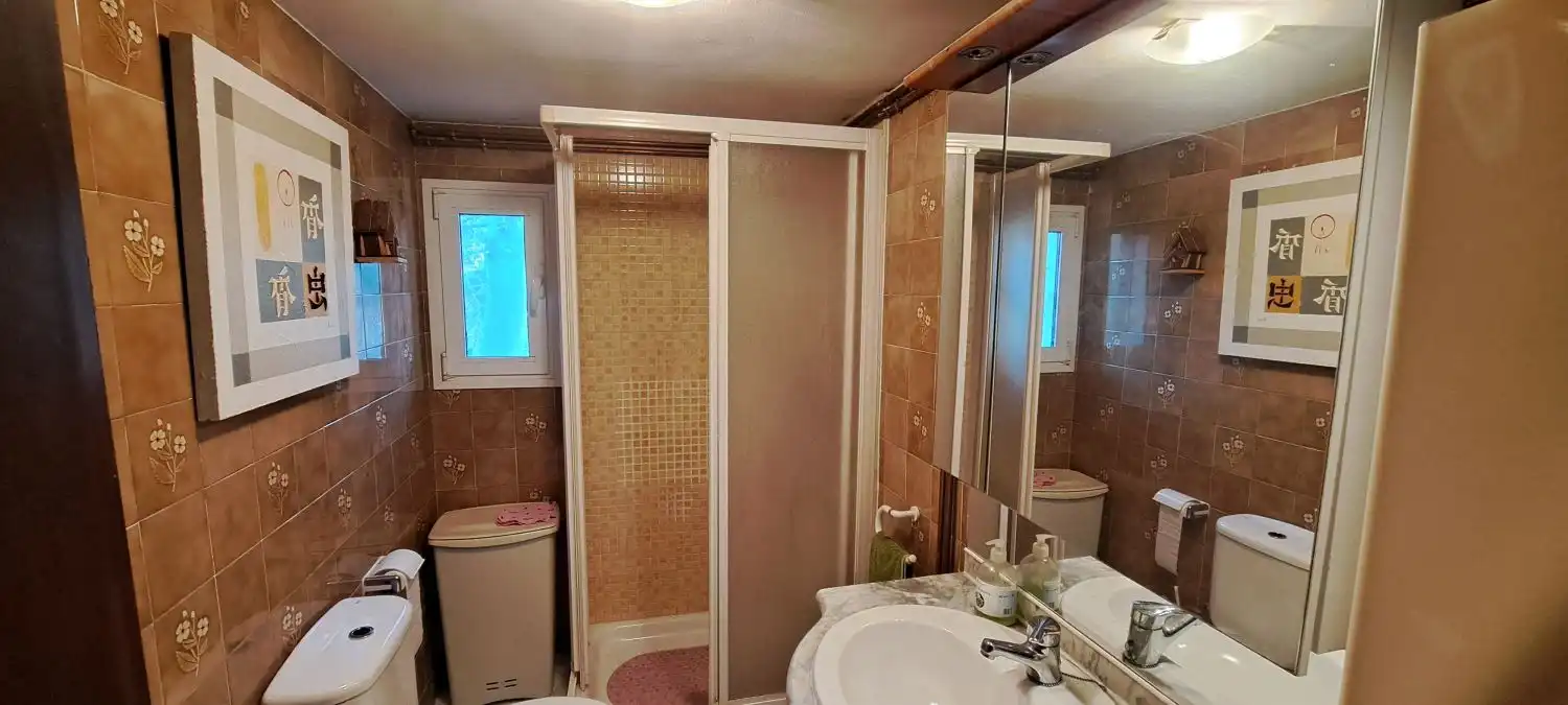 Baño de Casa o chalet en venta en Pertusa con Calefacción, Trastero y Piscina comunitaria