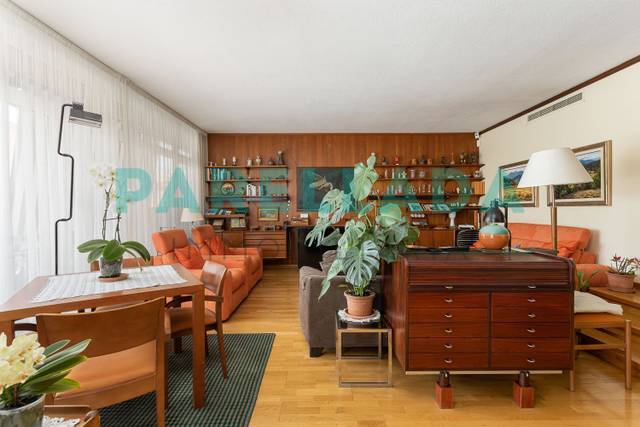 Piso en Venta en Calle de les Termes Romanes en Centre