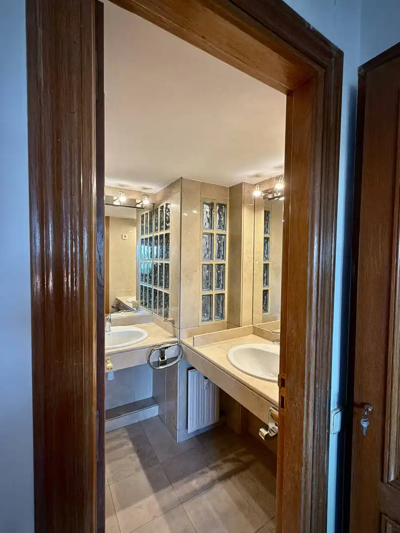 Baño de Ático de alquiler en Madrid con Aire acondicionado, Calefacción y Terraza