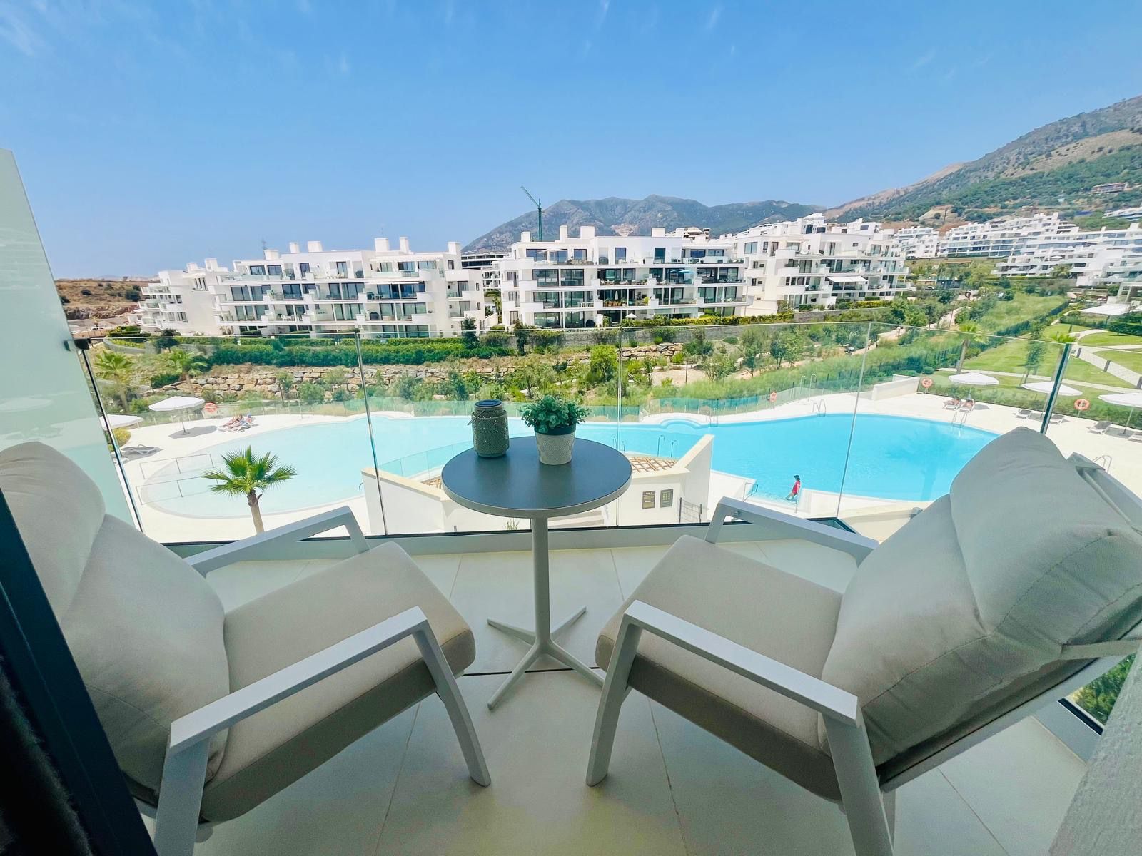 Vista exterior de Piso en venta en Fuengirola con Terraza, Amueblado y Horno