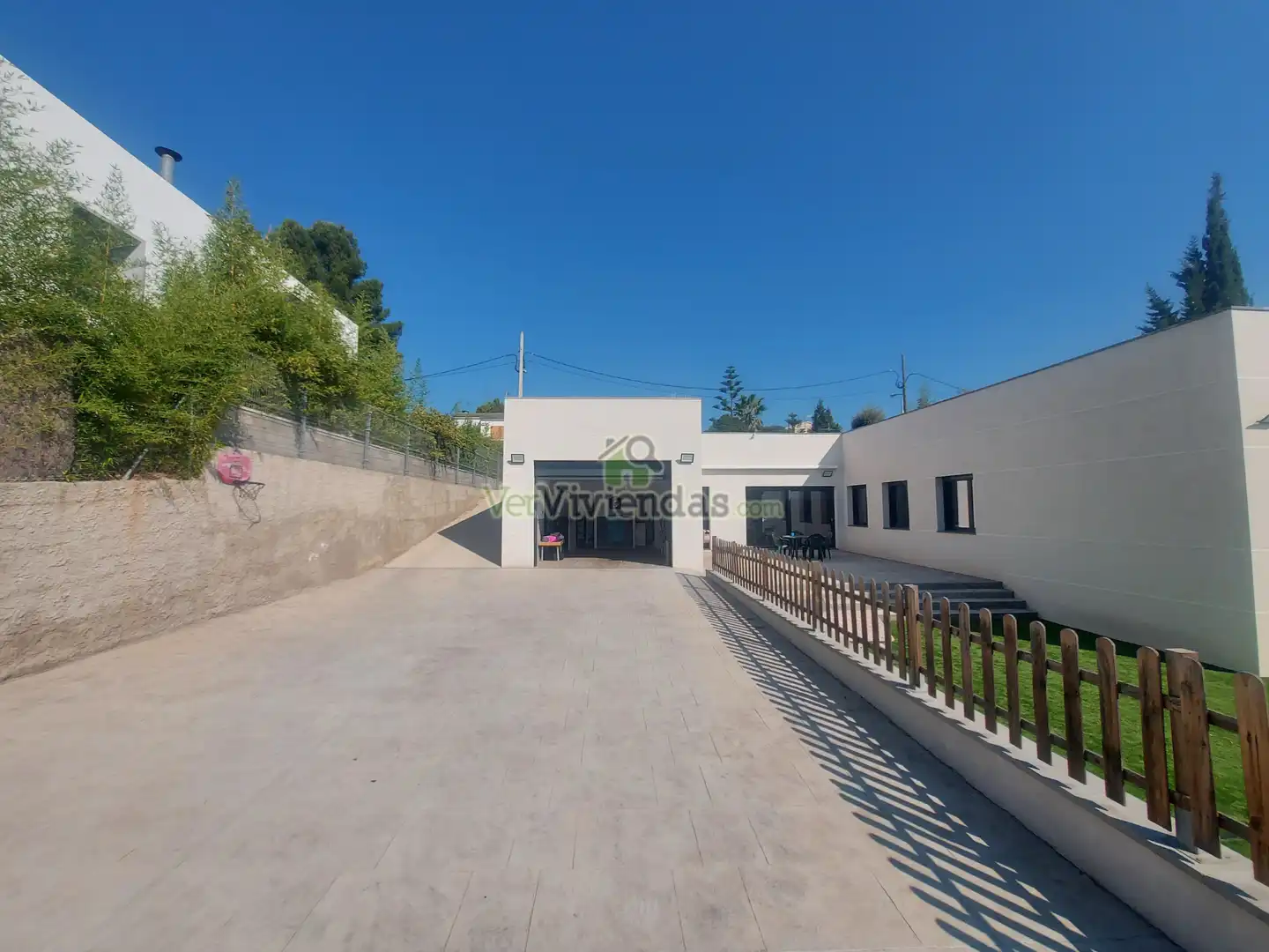 Außenansicht von Haus oder Chalet zum Verkauf in Pallejà mit Klimaanlage, Heizung und Privatgarten