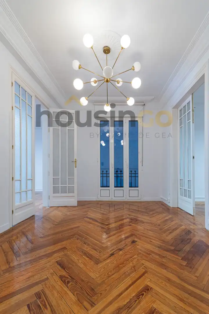 Living room of Office for rent in Madrid  with Air Conditioner, Heating and Balcony