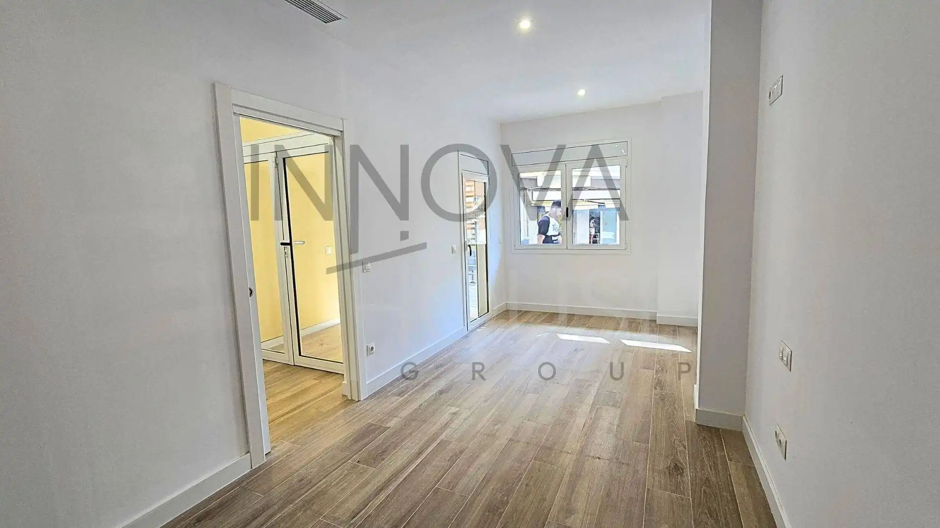 Planta baja en venta en Carrer de les Aigües del Llobregat, La Florida