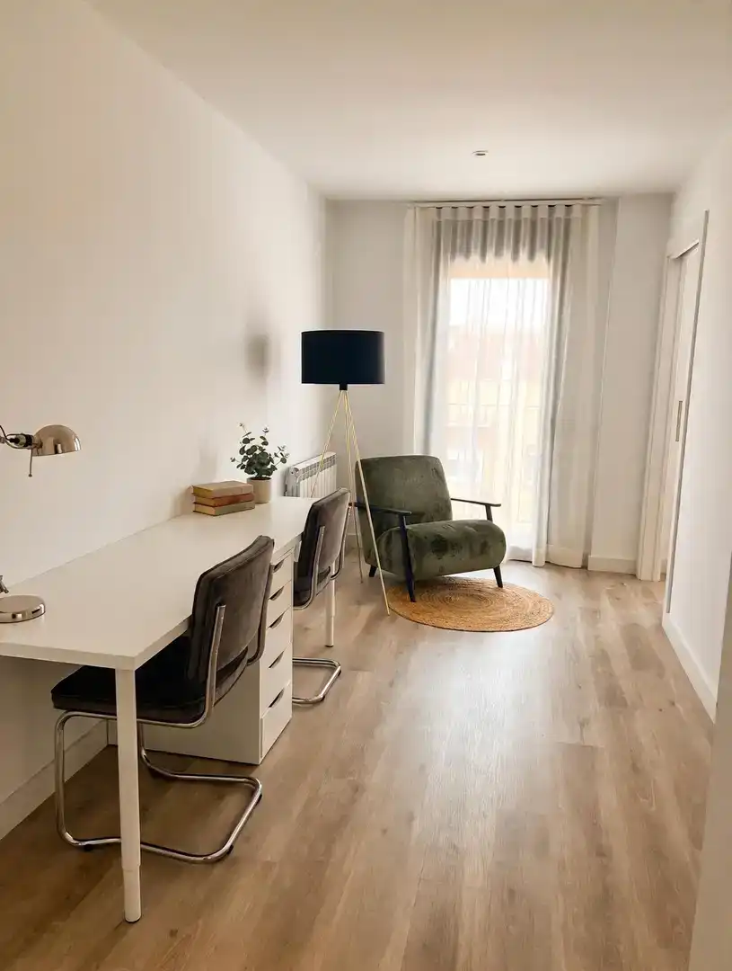 Sala d'estar de Pis en venda en Girona Capital amb Aire condicionat, Terrassa i Balcó
