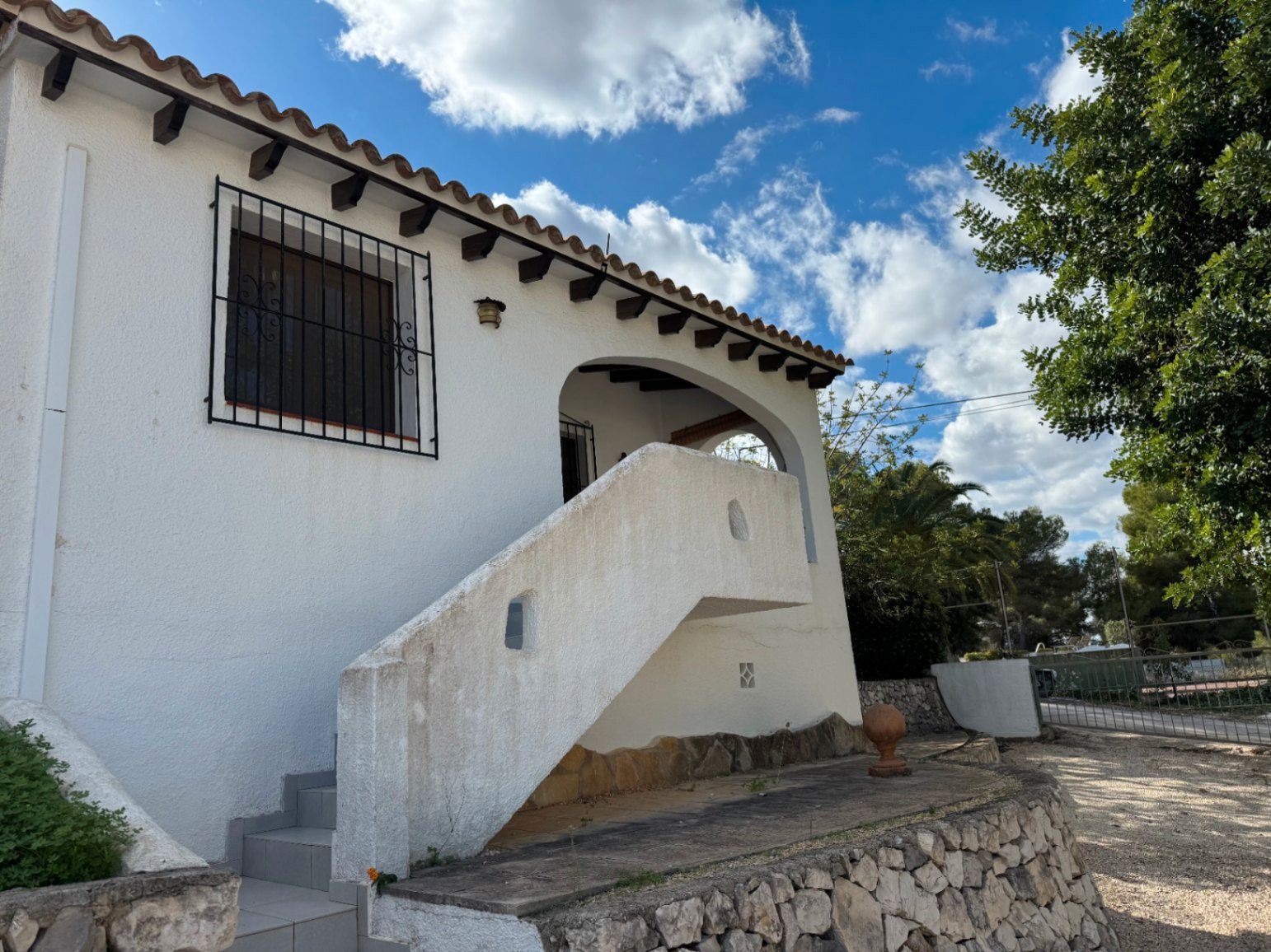 Vista exterior de Casa o xalet en venda en Moraira amb Aire condicionat, Calefacció i Terrassa