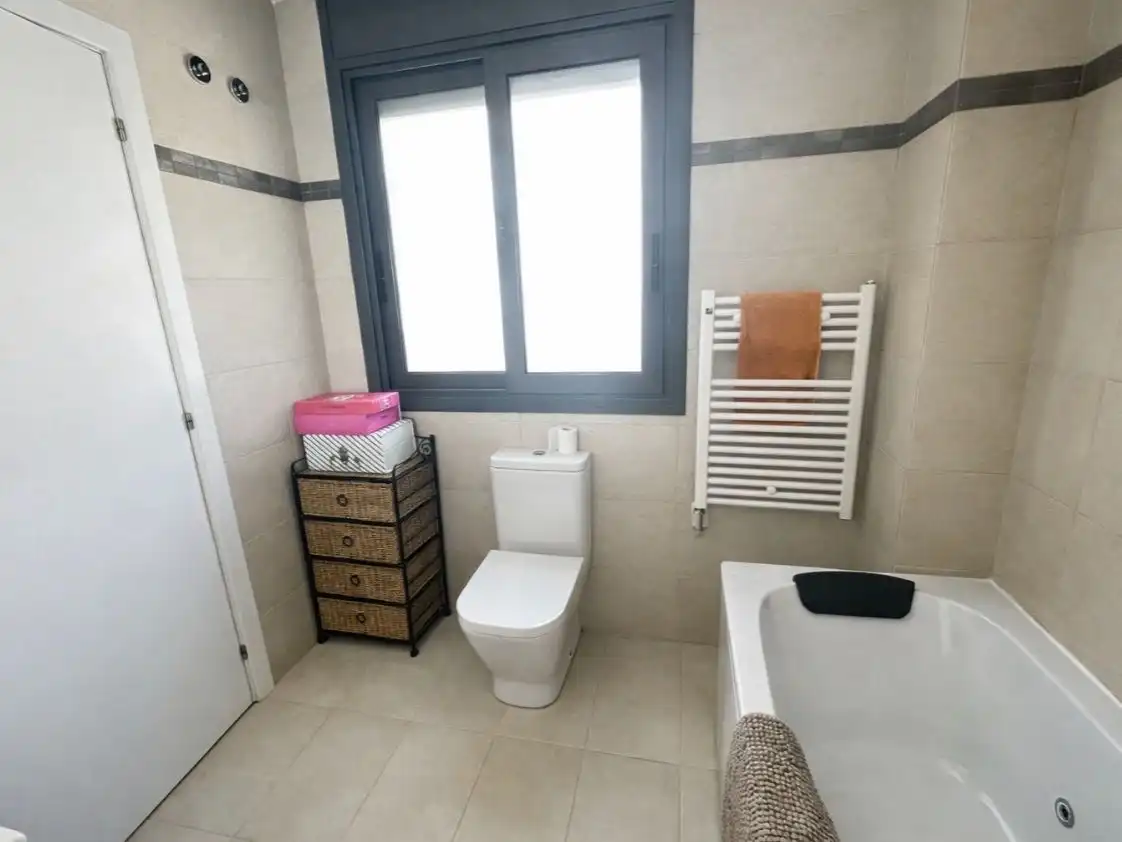 Reihenhaus mit Pool zum Verkauf in Carrer Mossèn Cinto Verdaguer 10, imagen 11