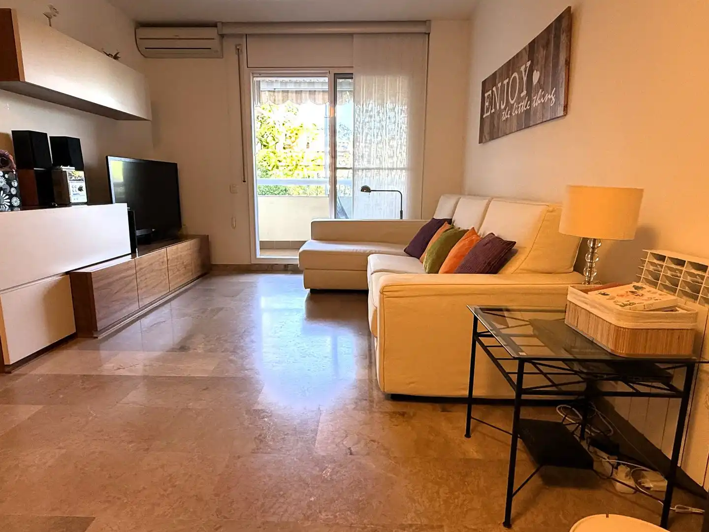 Sala d'estar de Pis en venda en Sant Boi de Llobregat amb Aire condicionat, Calefacció i Terrassa