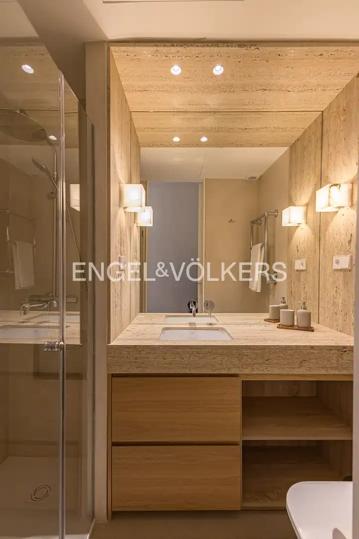 Badezimmer von Wohnung zur Miete in Madrid mit Klimaanlage, Heizung und Terrasse