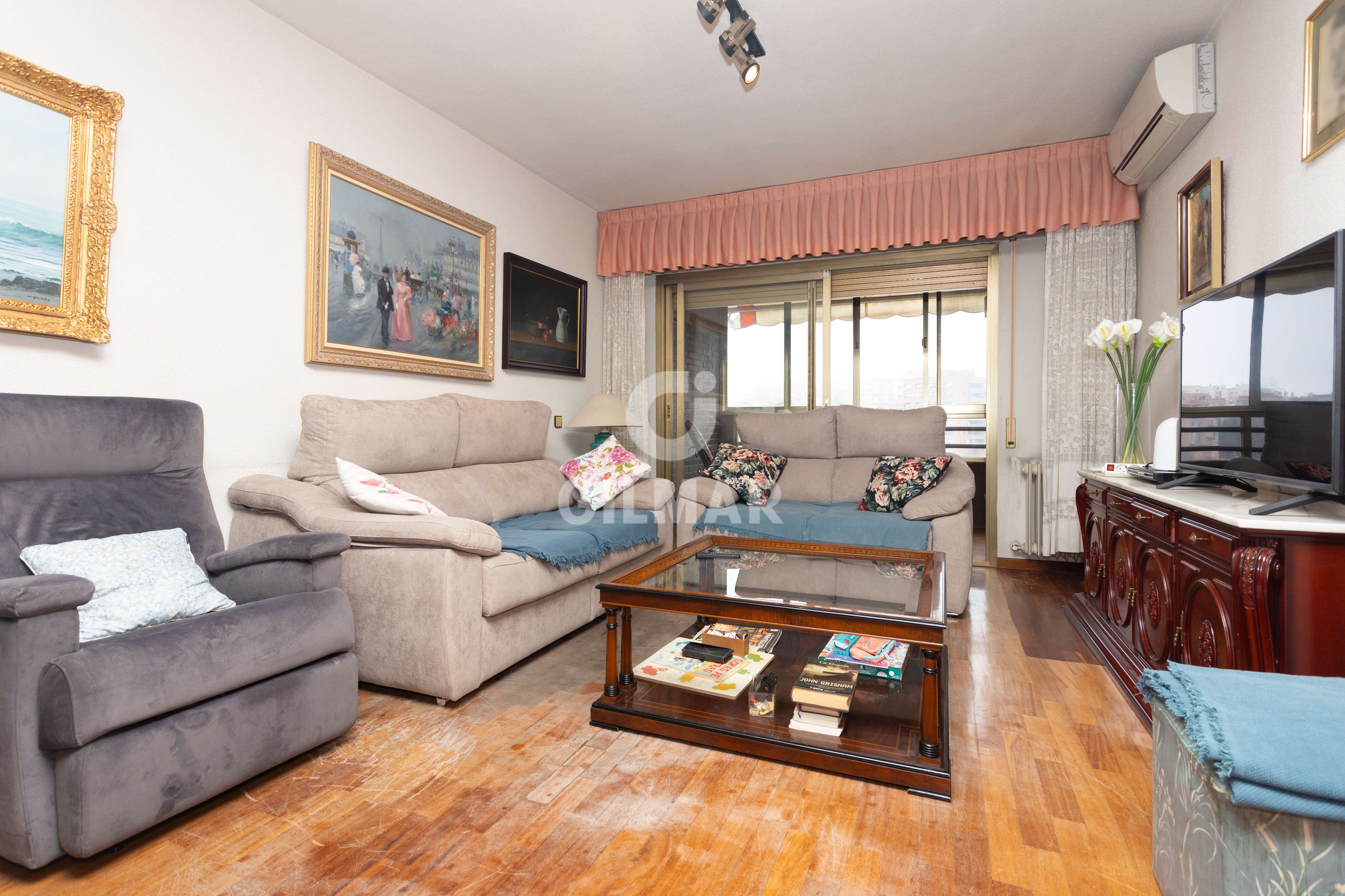 Vista exterior de Pis en venda en  Madrid Capital amb Calefacció, Jardí privat i Piscina