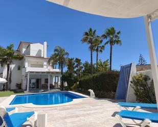 Jardí de Casa o xalet de lloguer en Estepona amb Aire condicionat, Jardí privat i Terrassa