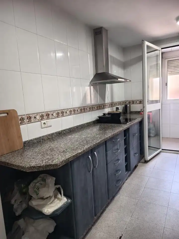 Cuina de Pis en venda en Córdoba amb Aire condicionat, Jardí privat i Terrassa