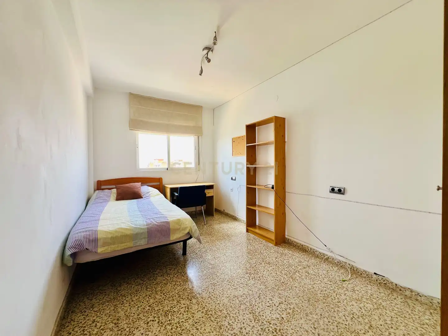 Bedroom of Flat for rent in Granada  with Air Conditioner, Oven and Washing machine