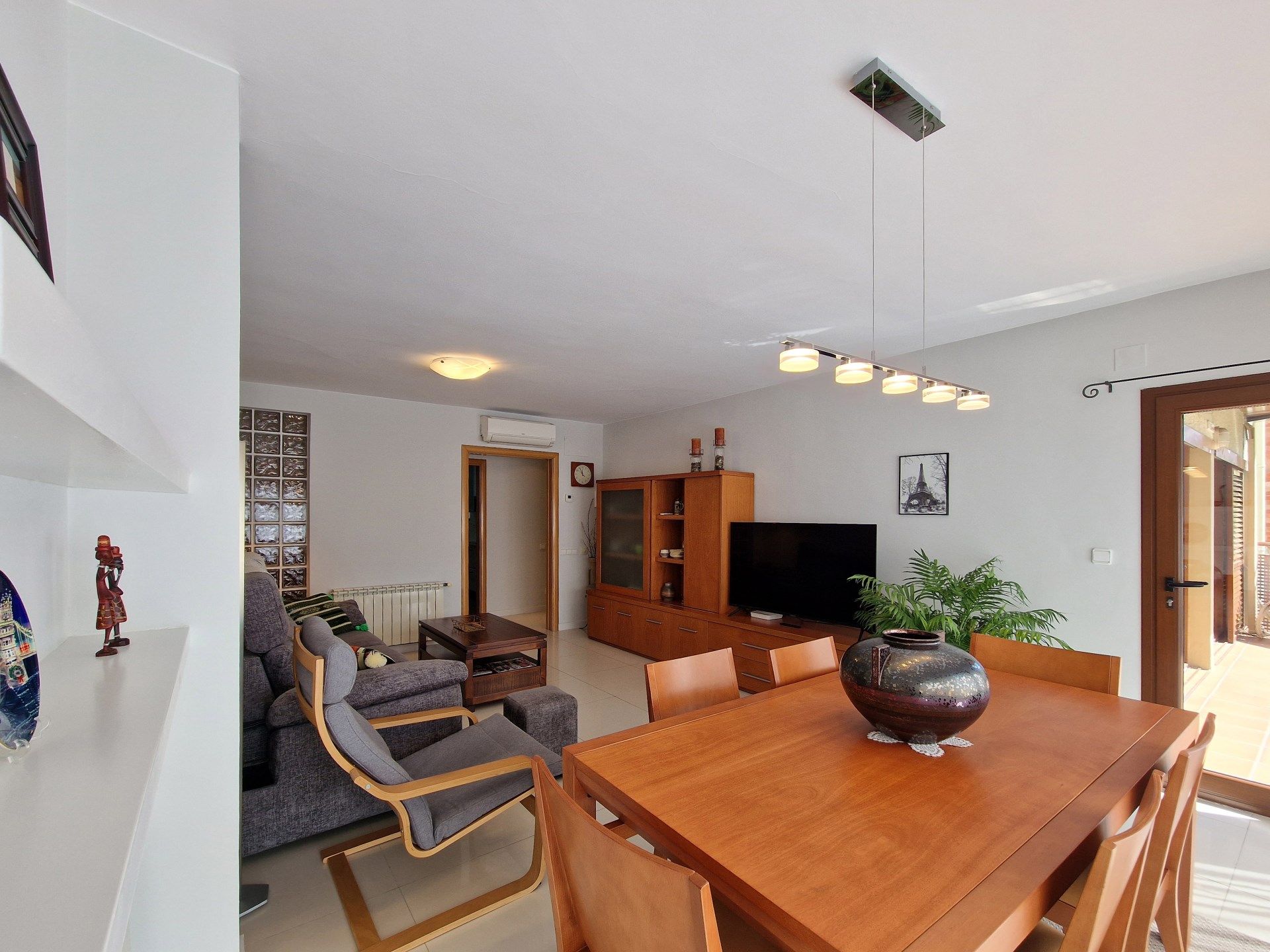 Sala d'estar de Pis en venda en Girona Capital amb Aire condicionat, Calefacció i Terrassa