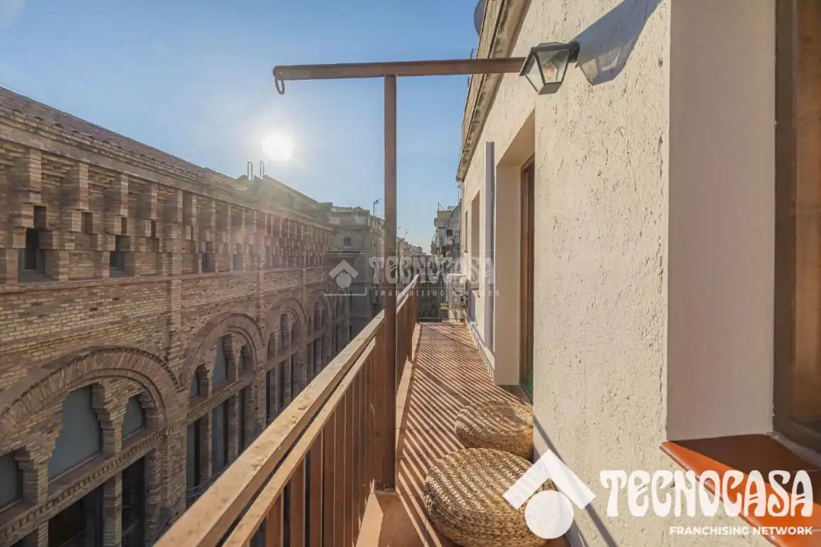 Terrassa de Pis en venda en Barcelona amb Aire condicionat i Balcó