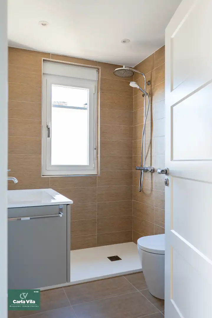 Bathroom of Houses for sale in Lugo  with Heating, Private garden and Parquet flooring