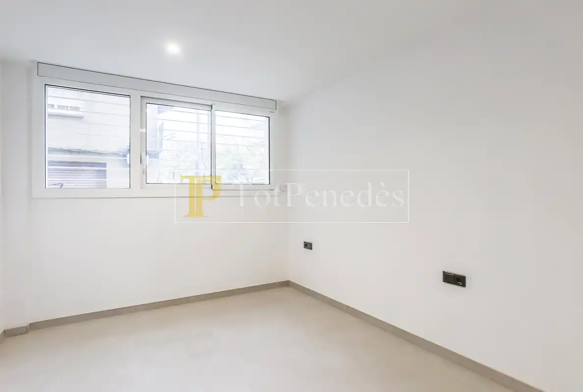 Habitación de Planta baja en venta en Vilanova i la Geltrú con Aire acondicionado y Calefacción